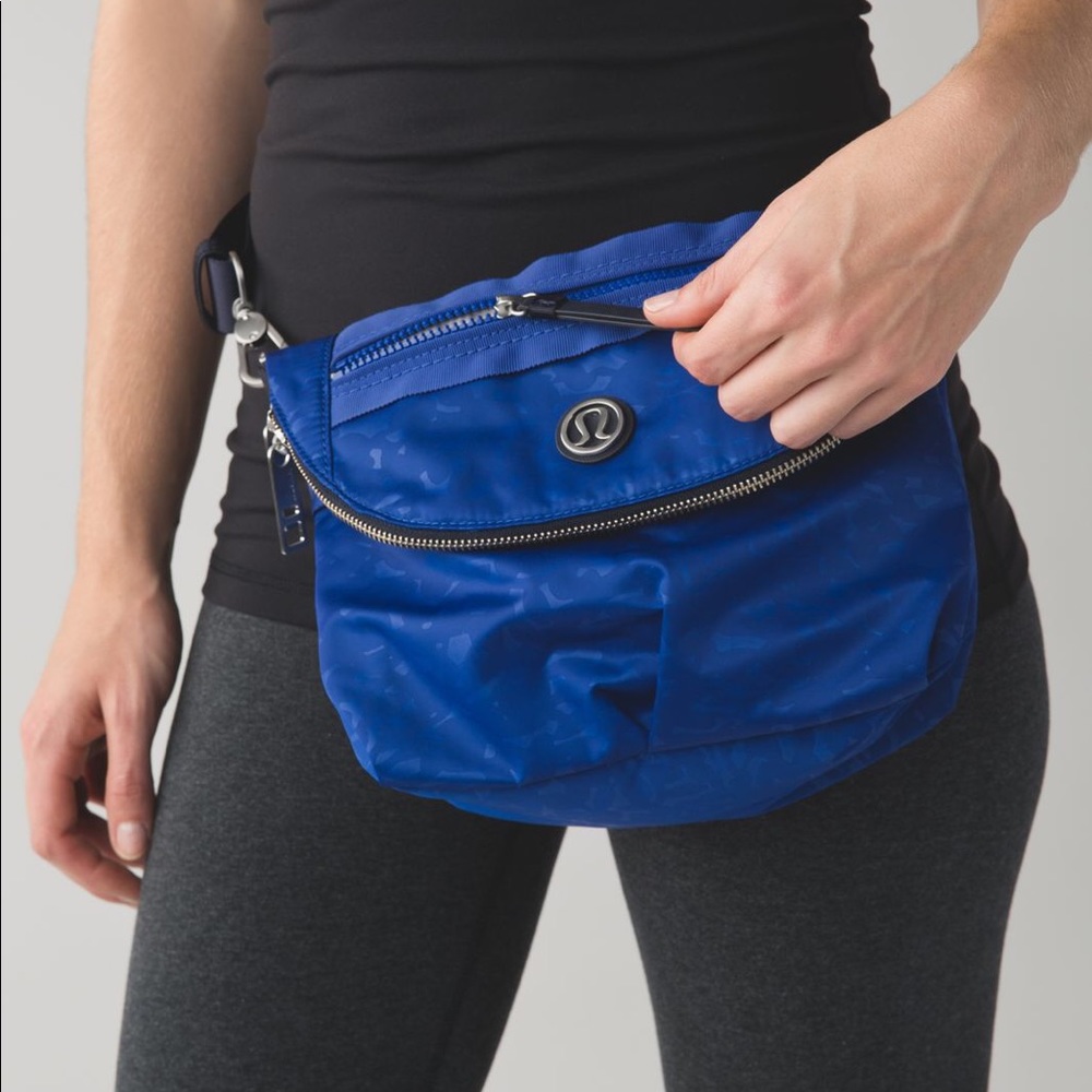 Lululemon blue festival bag